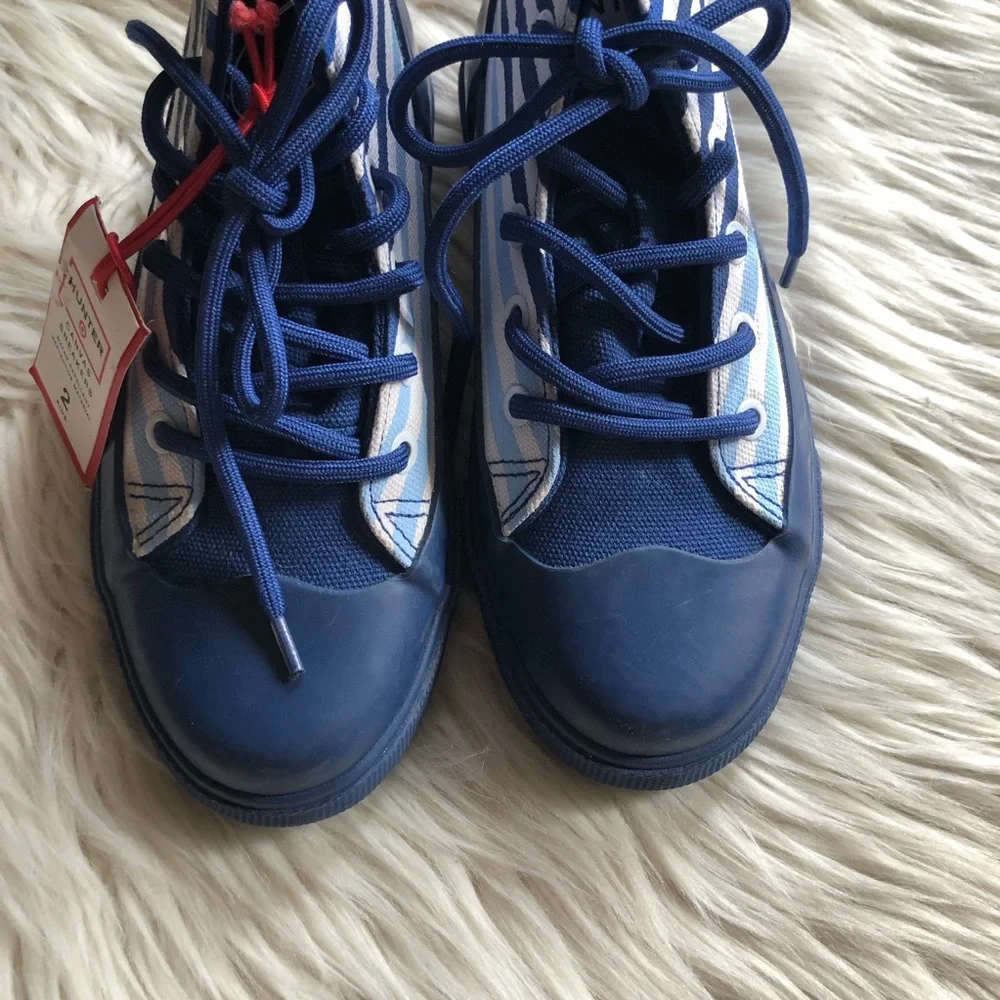Hunter x Target Blue White Stripes Lace Up Canvas Sneakers Youth Unisex size 2